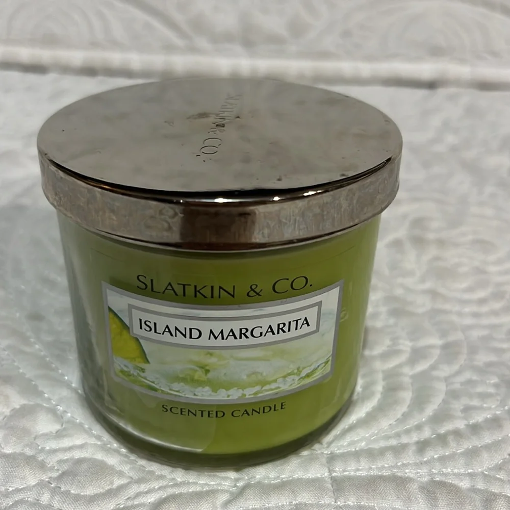 The White Barn and Slatkin Co sea‎ island cotton and island margarita candles
